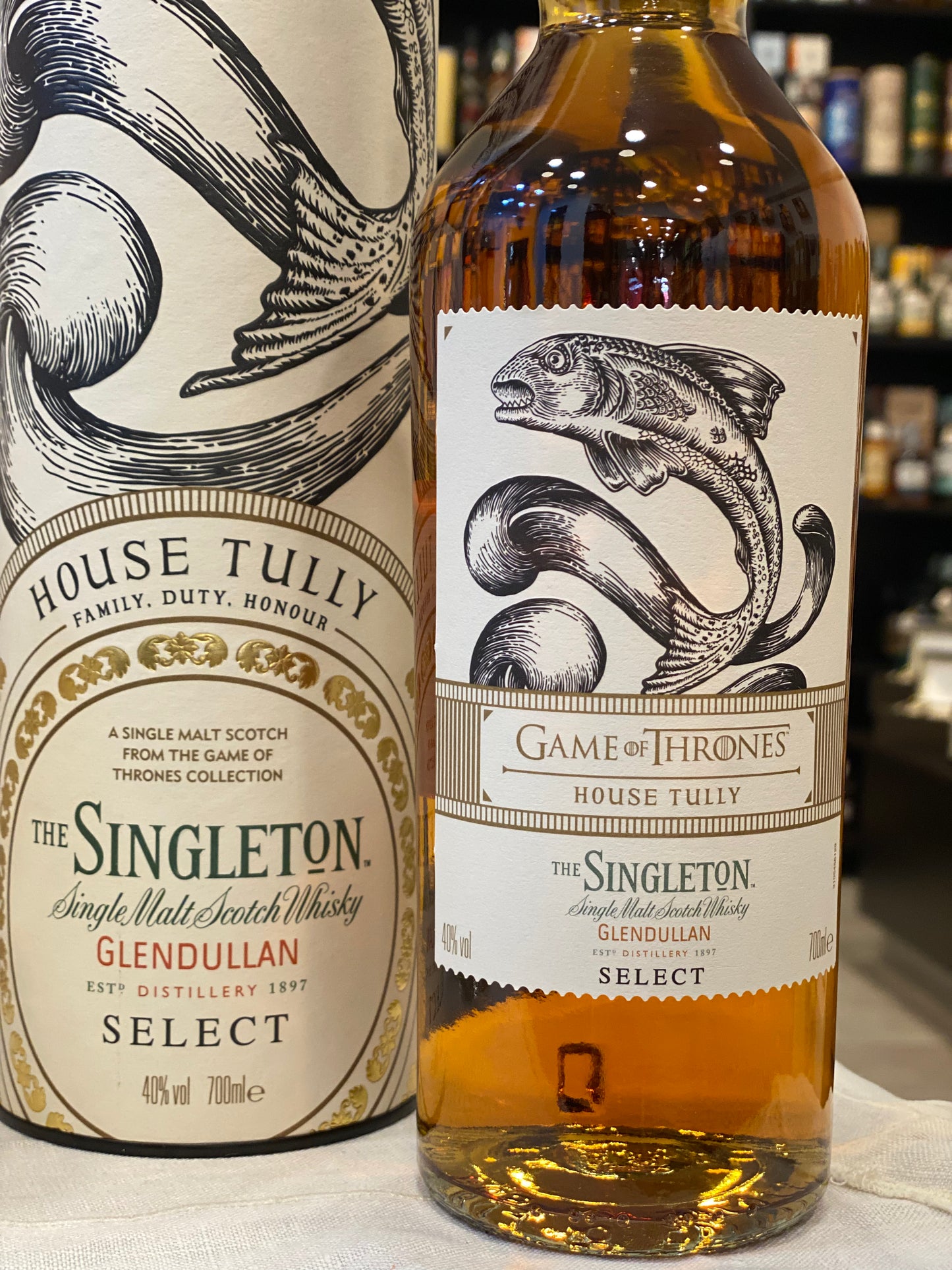 LIQ. Whisky LAGAVULIN GAME OF THRONES THE SINGLETON CL70